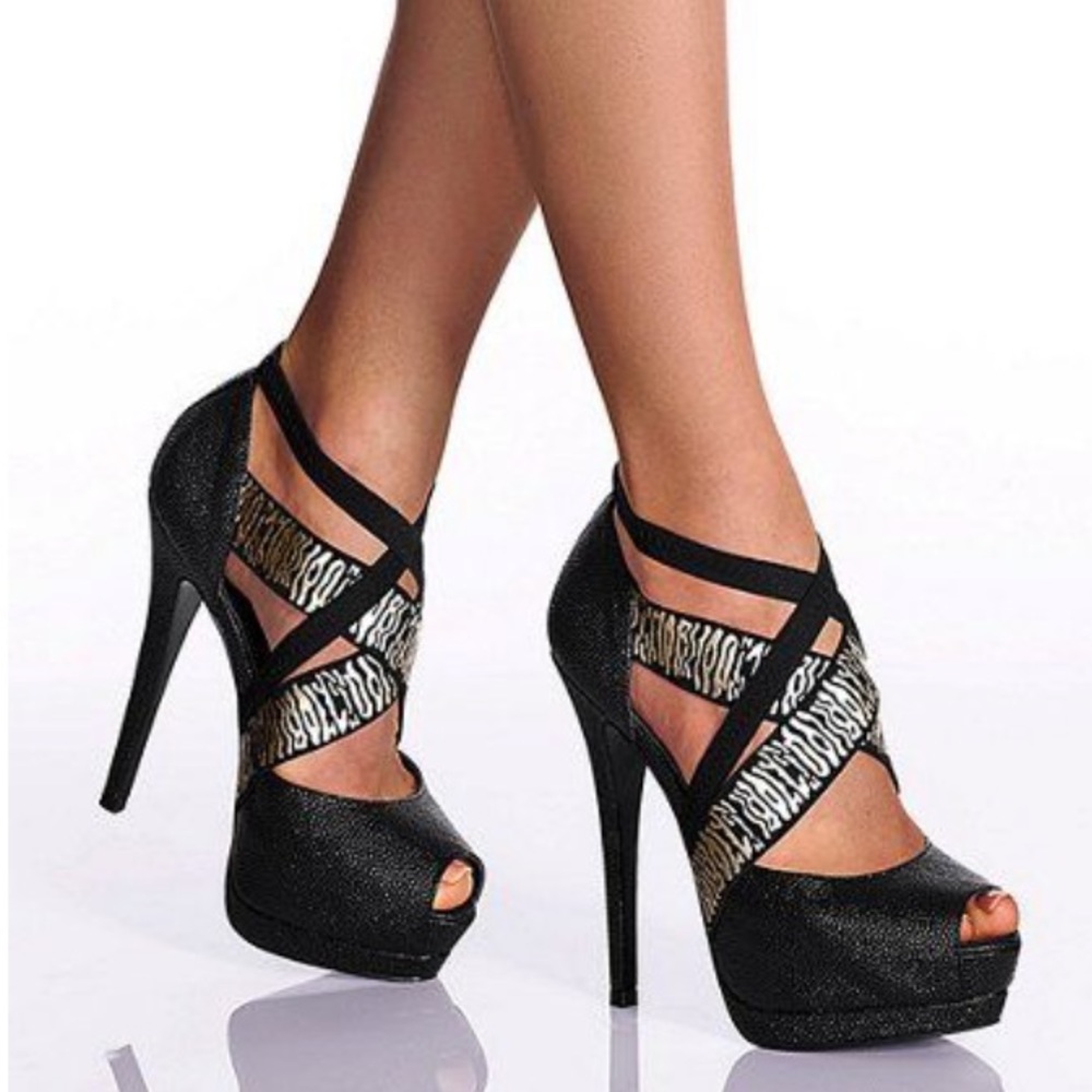 High heels NIB